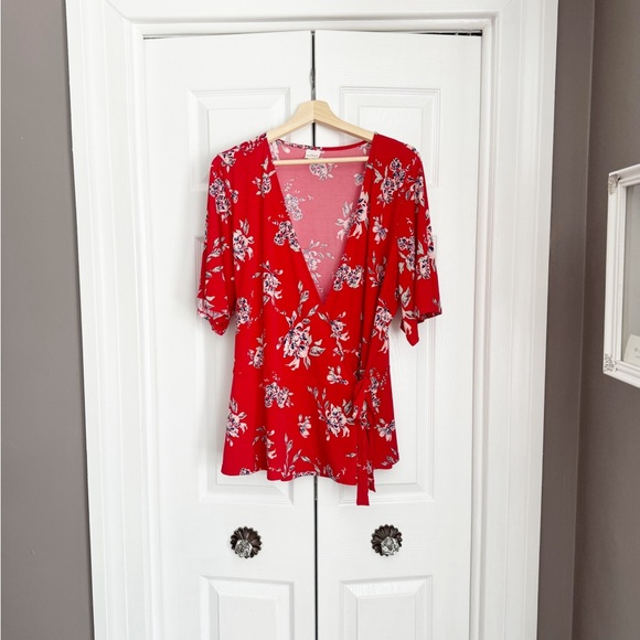 Kaileigh plus size wrap top - Picture 5 of 5